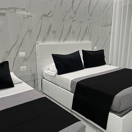 White Elegance Luxury B&B Caserta Buitenkant foto