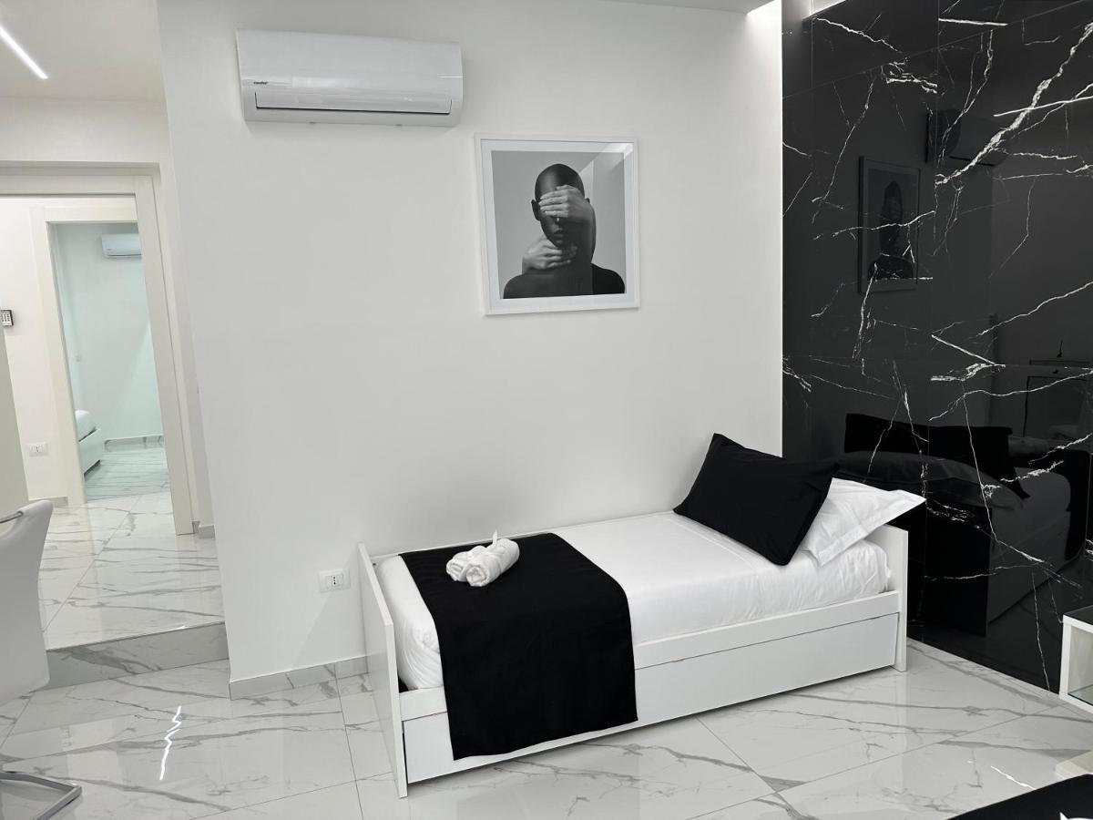 White Elegance Luxury B&B Caserta Buitenkant foto
