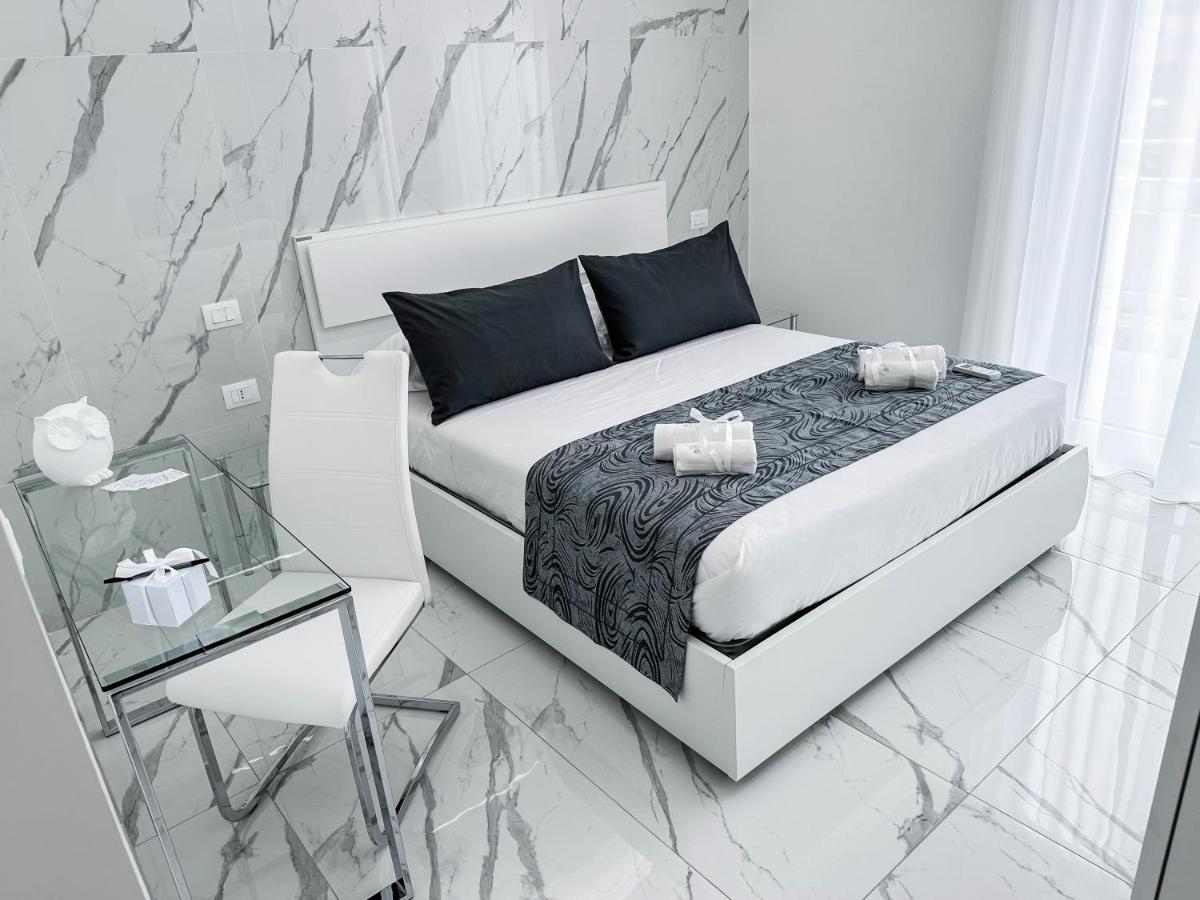 White Elegance Luxury B&B Caserta Buitenkant foto