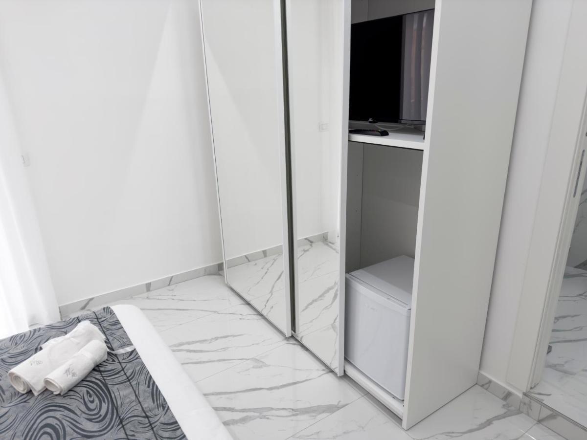 White Elegance Luxury B&B Caserta Buitenkant foto