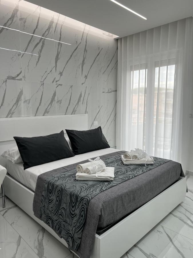 White Elegance Luxury B&B Caserta Buitenkant foto