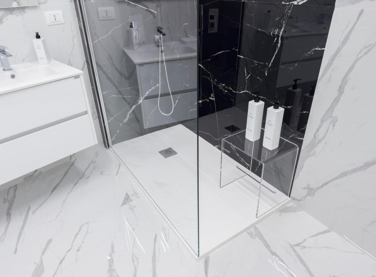 White Elegance Luxury B&B Caserta Buitenkant foto