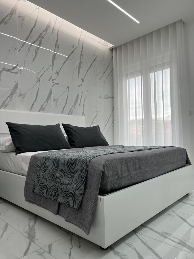 White Elegance Luxury B&B Caserta Buitenkant foto