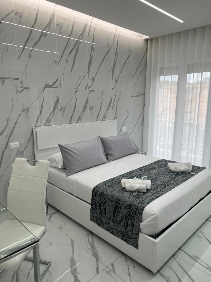 White Elegance Luxury B&B Caserta Buitenkant foto