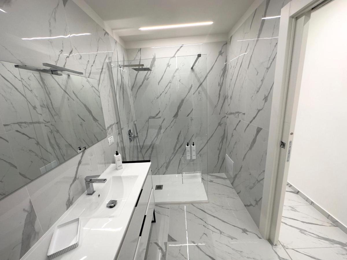 White Elegance Luxury B&B Caserta Buitenkant foto
