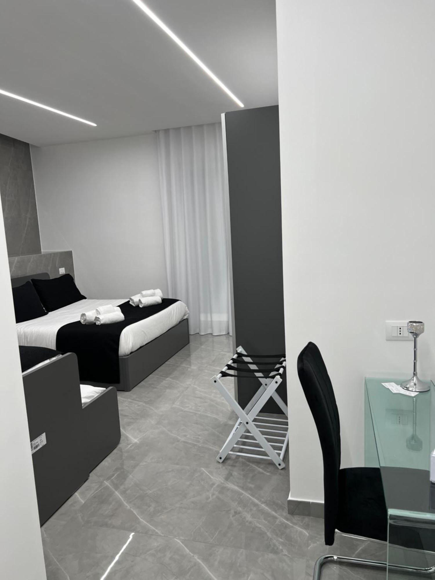 White Elegance Luxury B&B Caserta Buitenkant foto