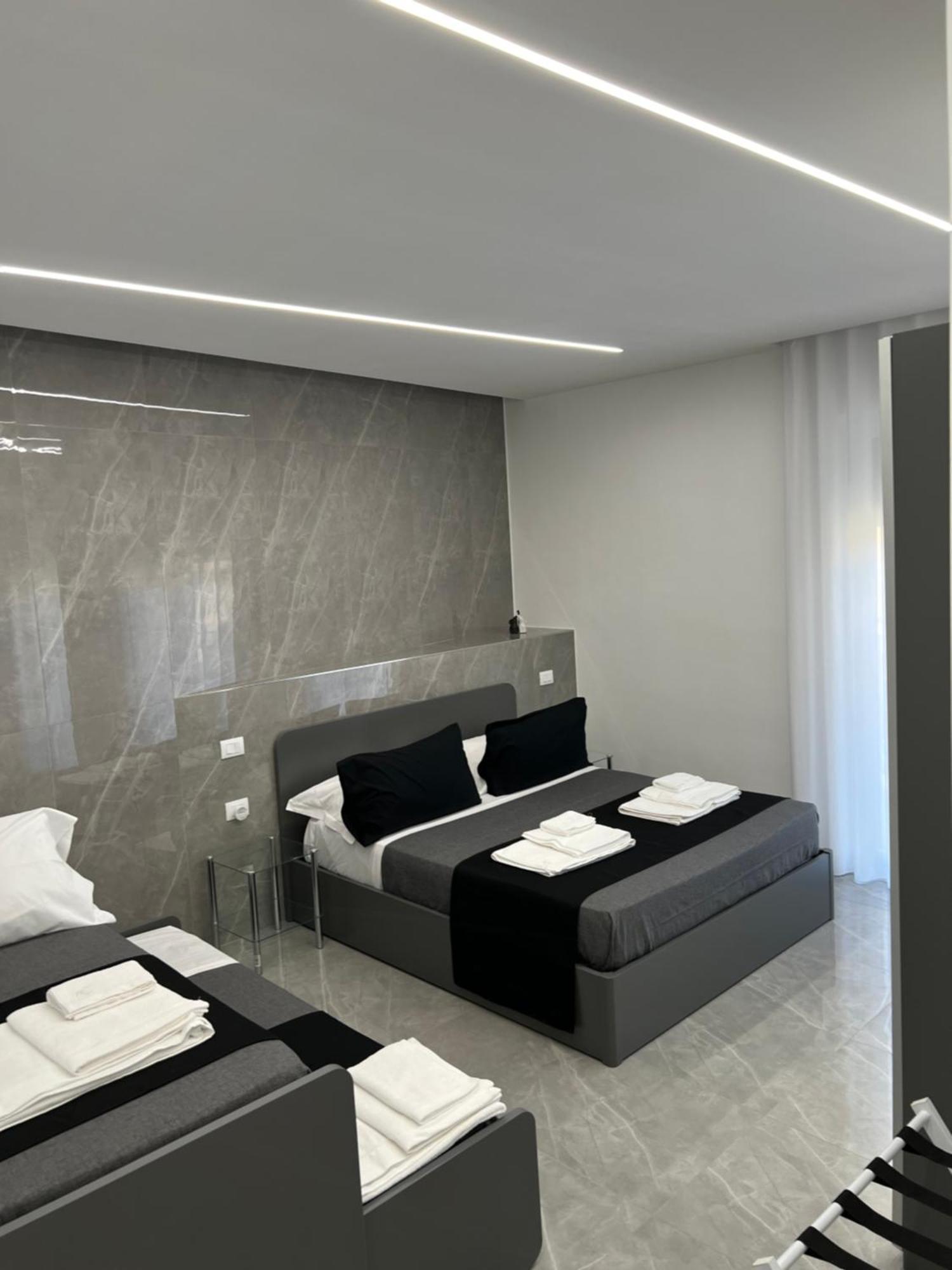 White Elegance Luxury B&B Caserta Buitenkant foto