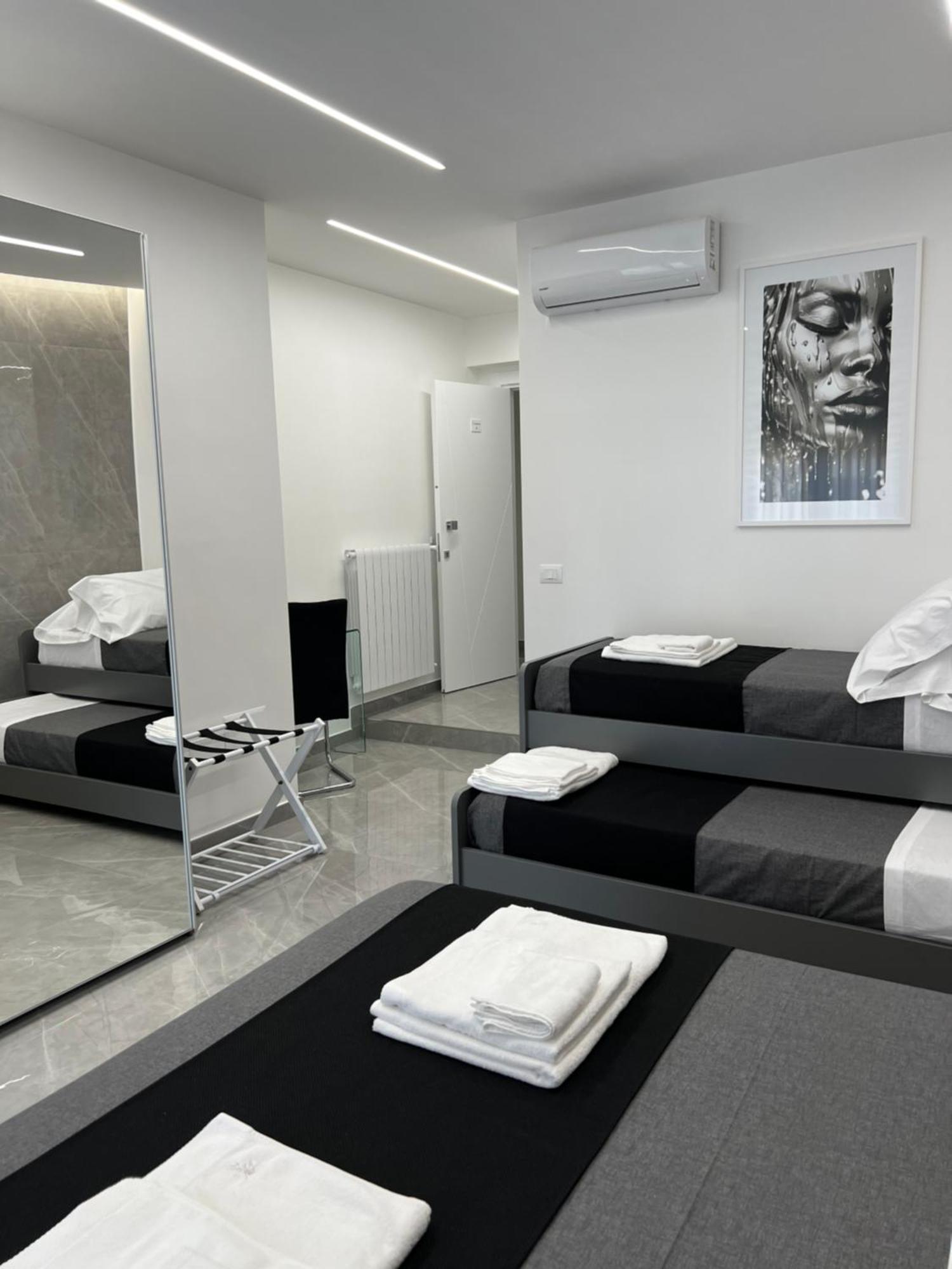 White Elegance Luxury B&B Caserta Buitenkant foto