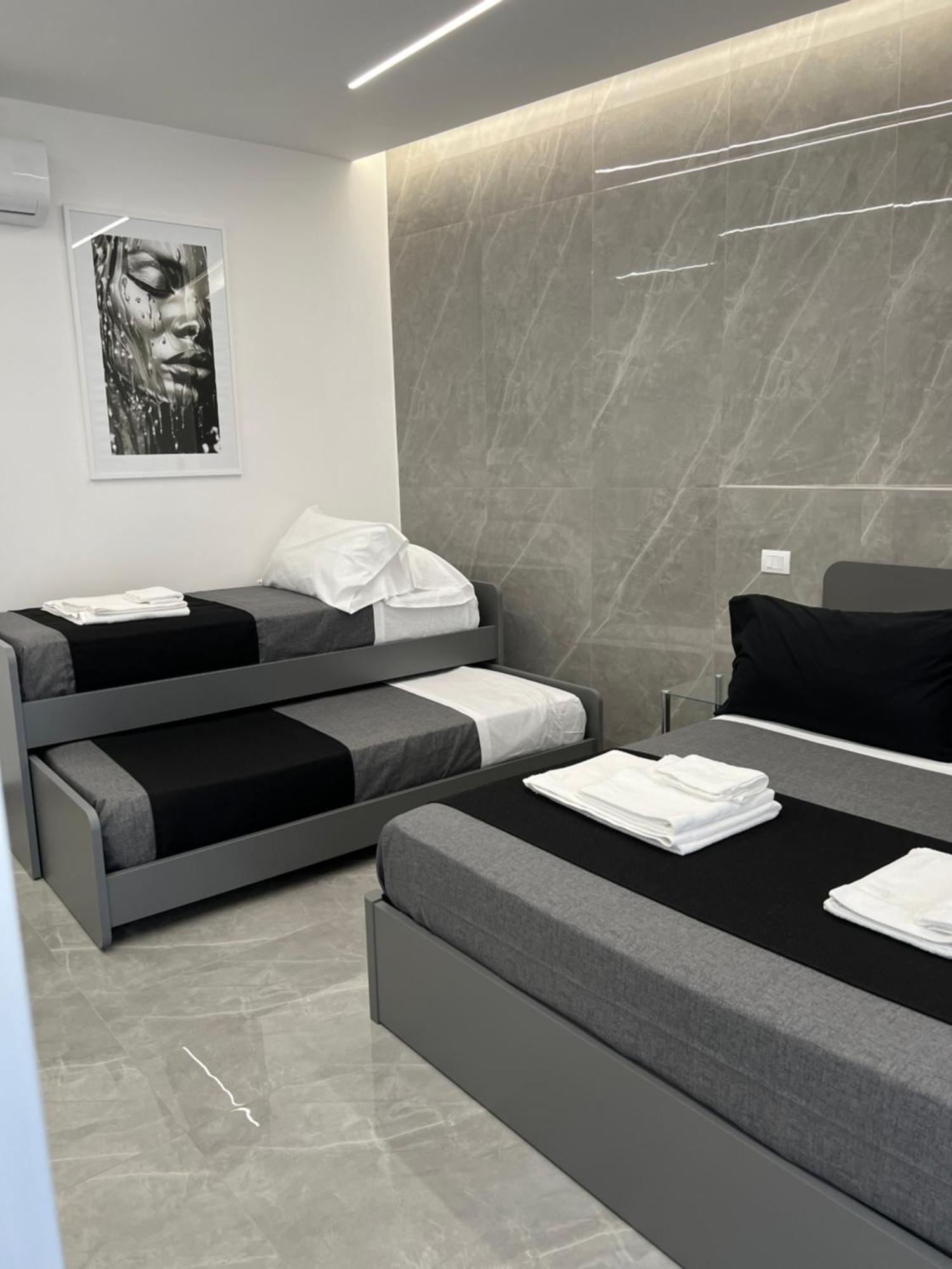 White Elegance Luxury B&B Caserta Buitenkant foto