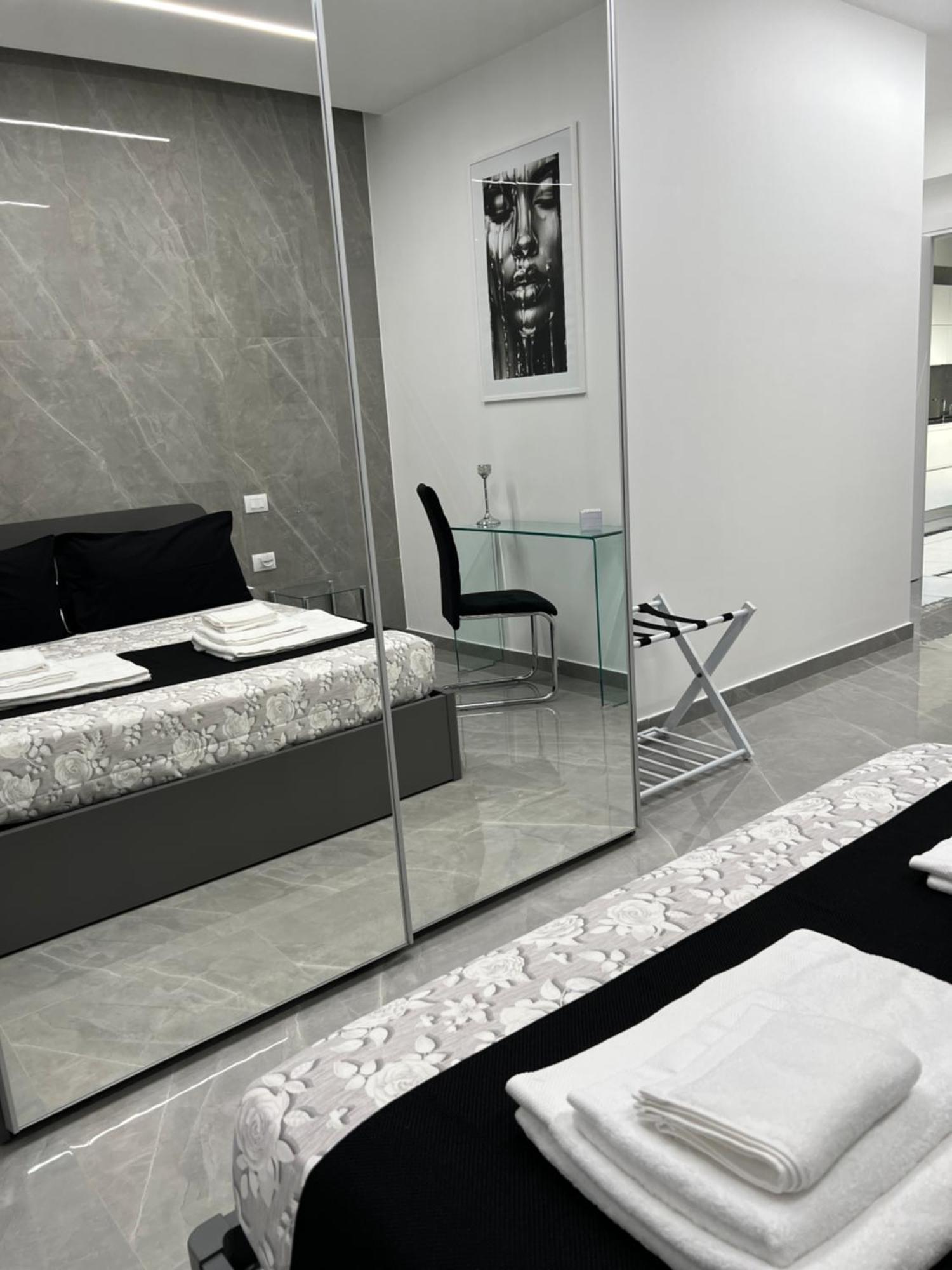 White Elegance Luxury B&B Caserta Buitenkant foto