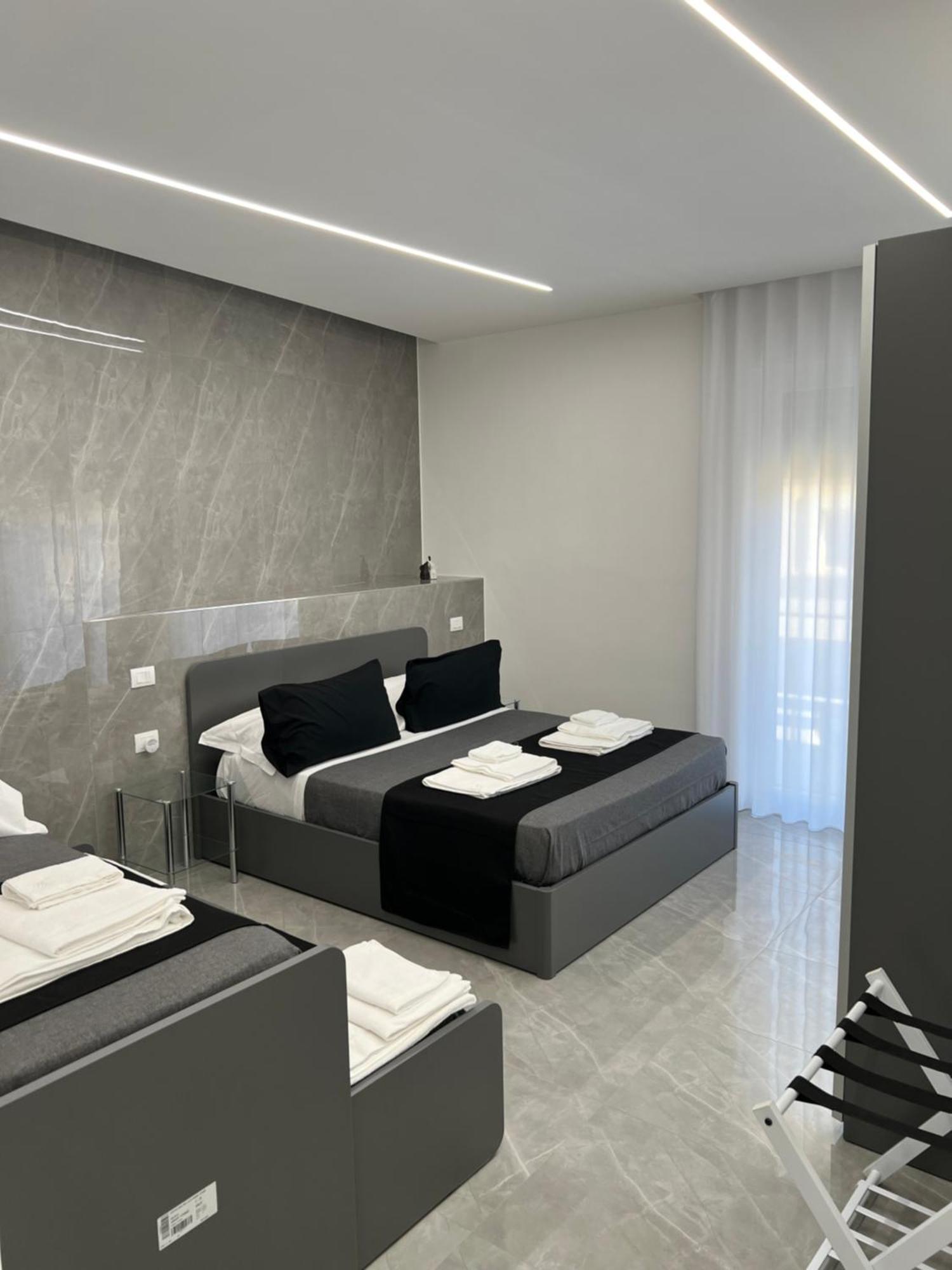 White Elegance Luxury B&B Caserta Buitenkant foto