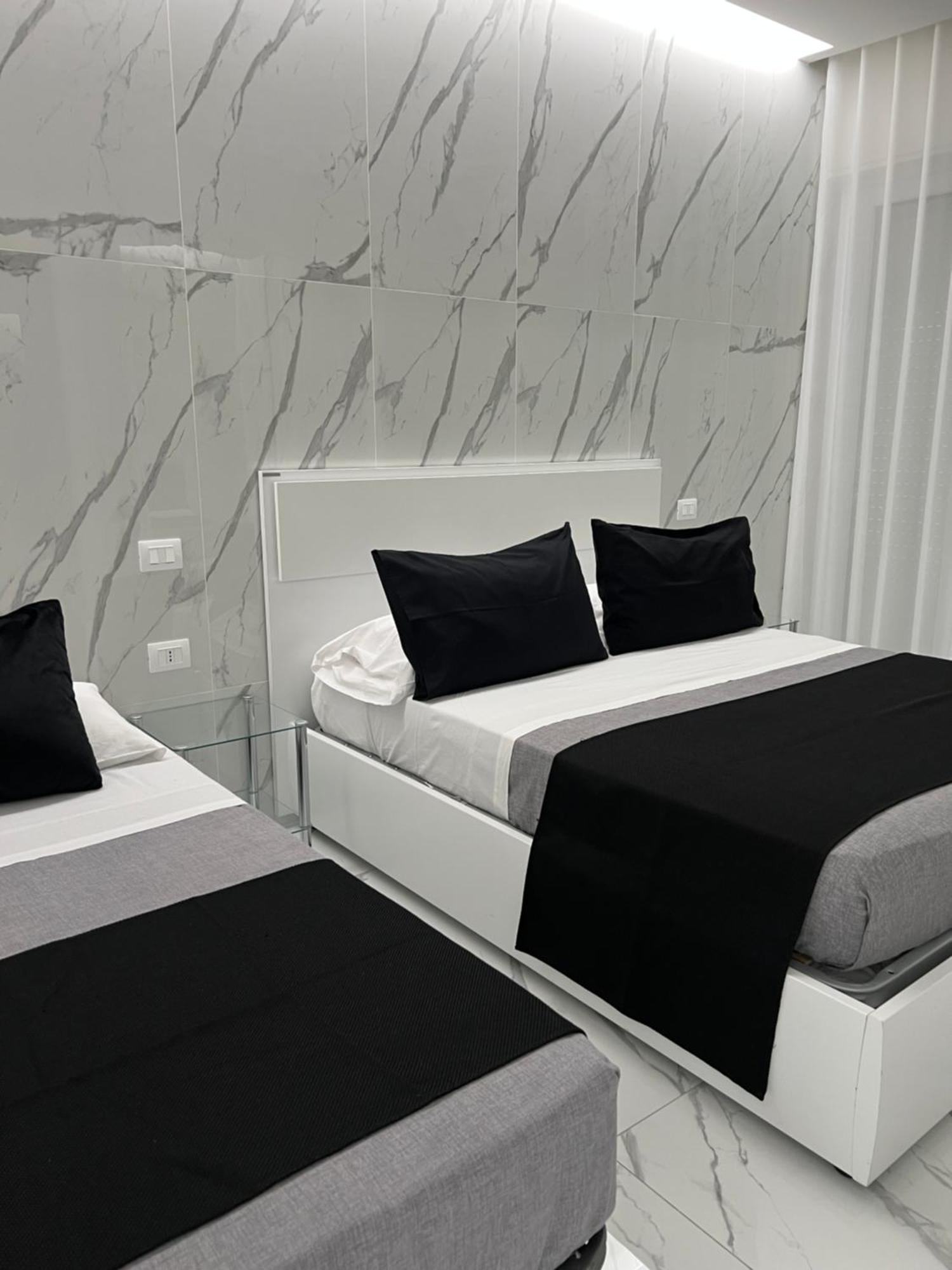 White Elegance Luxury B&B Caserta Buitenkant foto